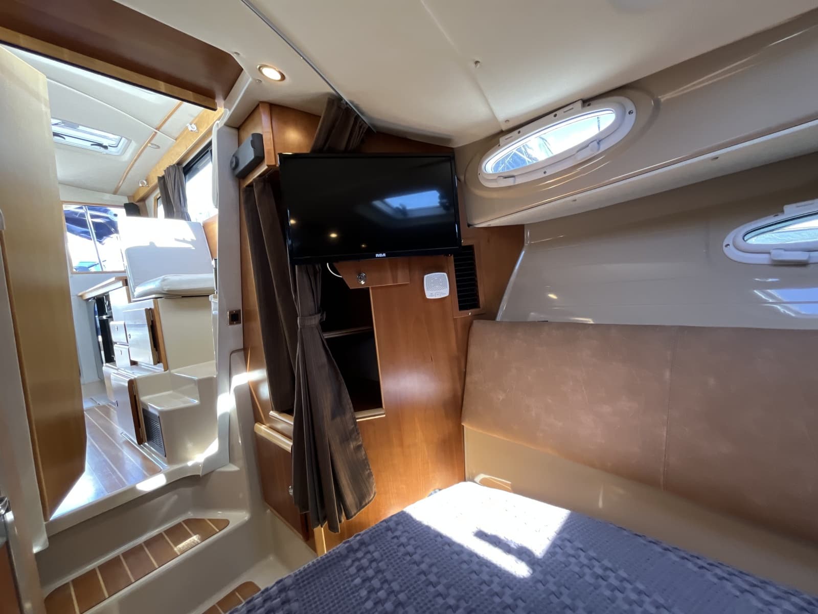 2014 Cutwater C-30 Sedan - Photo 15