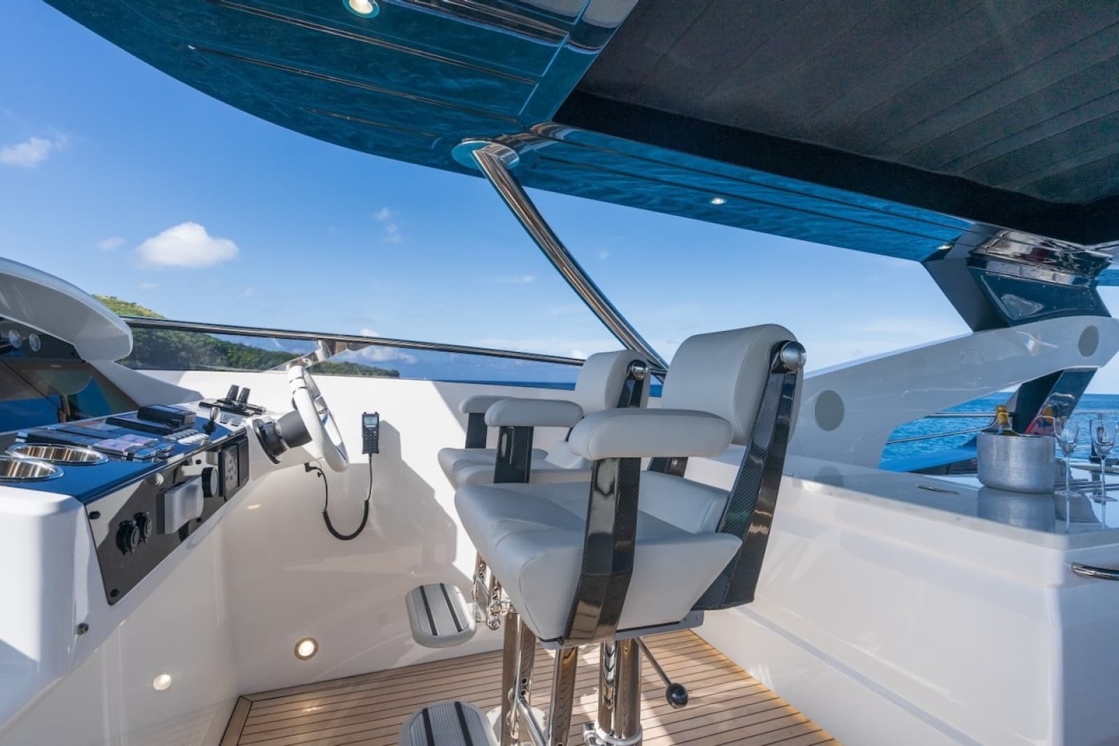 2024 Sunseeker 95 Yacht - Photo 39