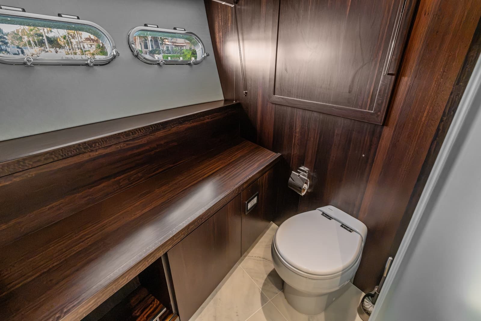 2024 Sunseeker 95 Yacht - Photo 58