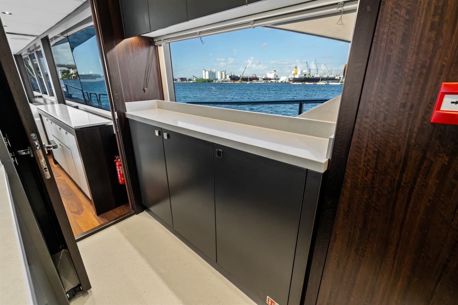 2024 Sunseeker 95 Yacht - Photo 43