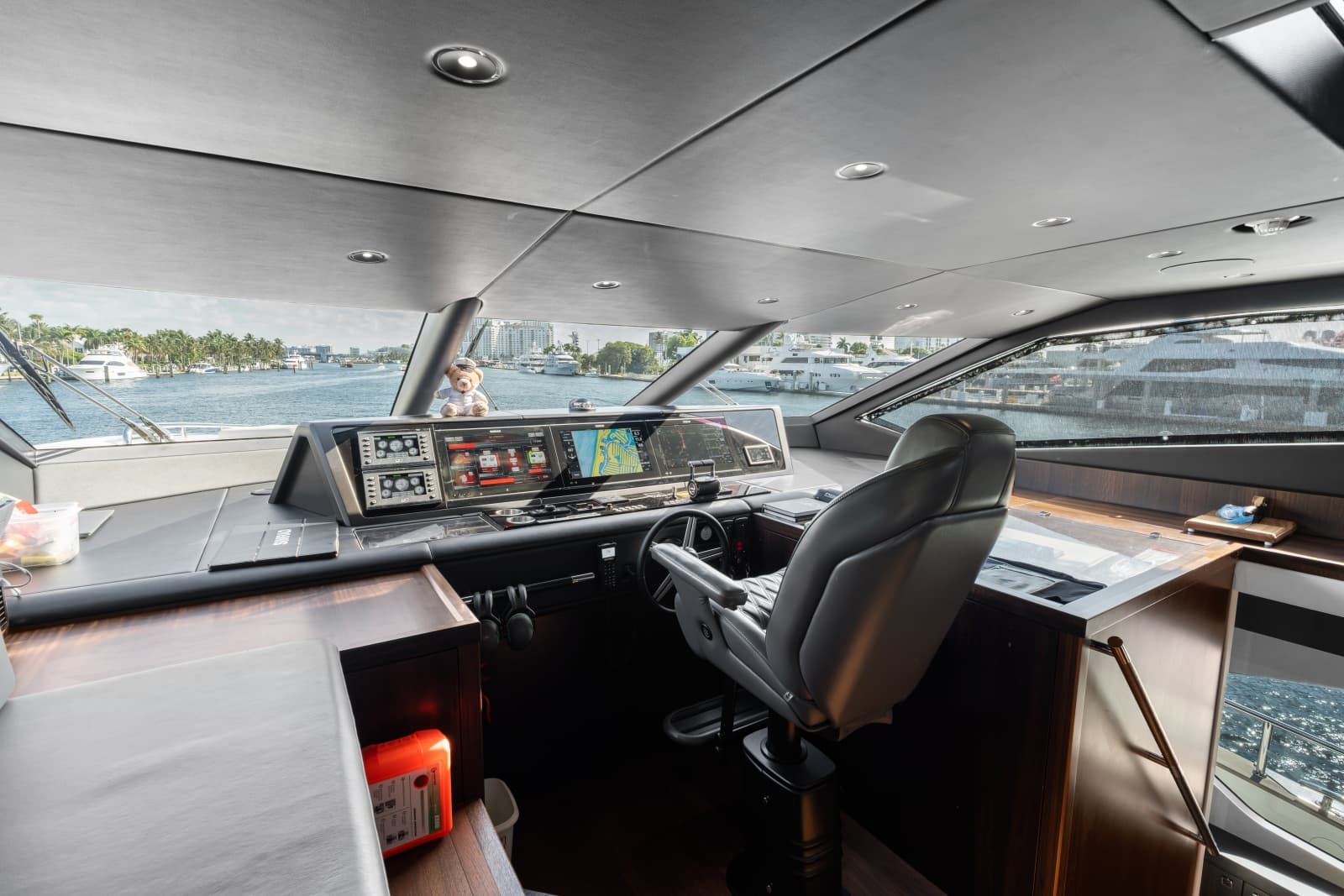2024 Sunseeker 95 Yacht - Photo 59