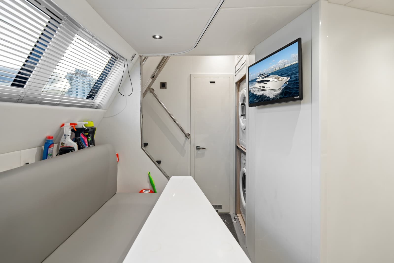 2024 Sunseeker 95 Yacht - Photo 82