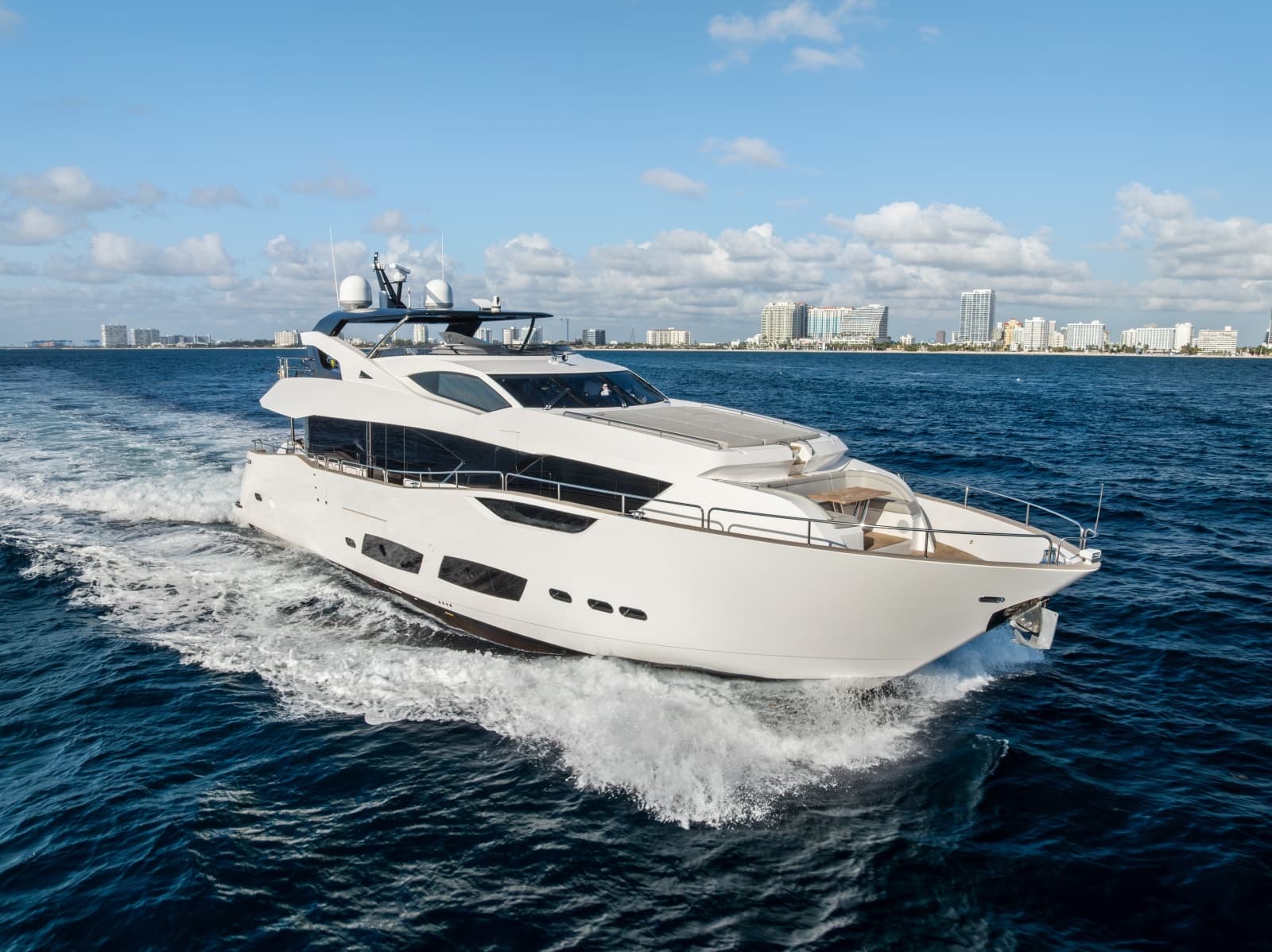 2024 Sunseeker 95 Yacht - Photo 6