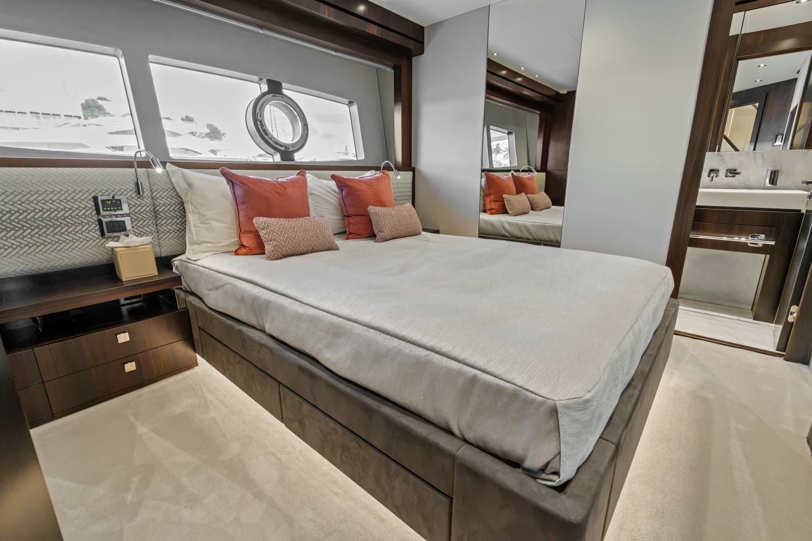 2024 Sunseeker 95 Yacht - Photo 69