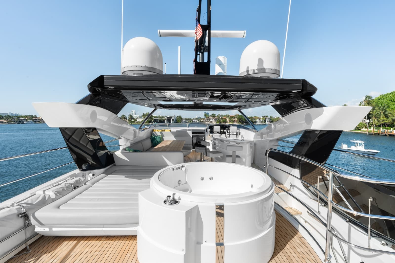 2024 Sunseeker 95 Yacht - Photo 16