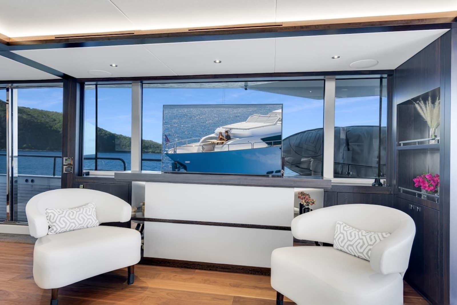 2024 Sunseeker 95 Yacht - Photo 10