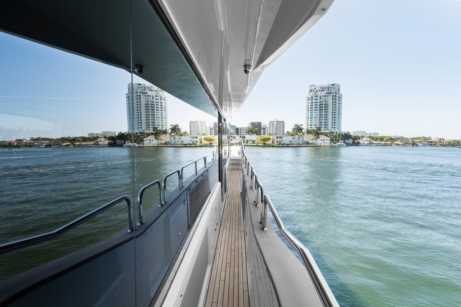 2024 Sunseeker 95 Yacht - Photo 25