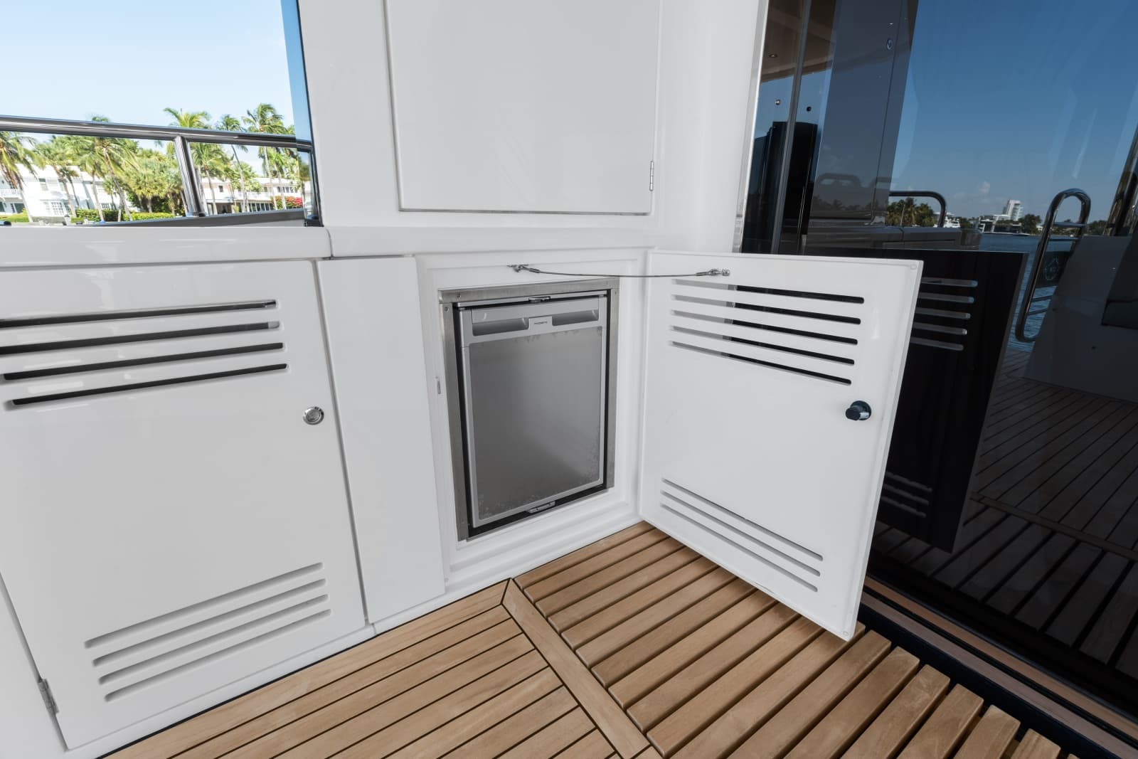 2024 Sunseeker 95 Yacht - Photo 30