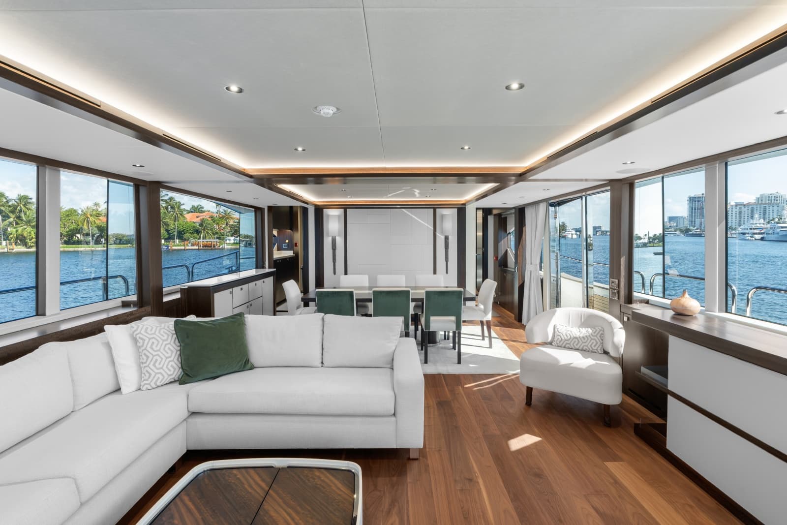 2024 Sunseeker 95 Yacht - Photo 36