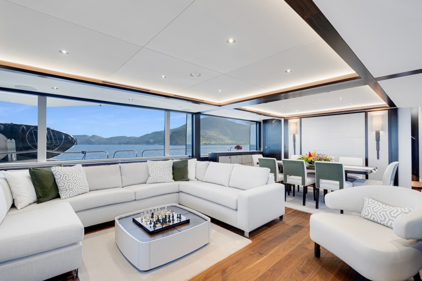 2024 Sunseeker 95 Yacht - Photo 8