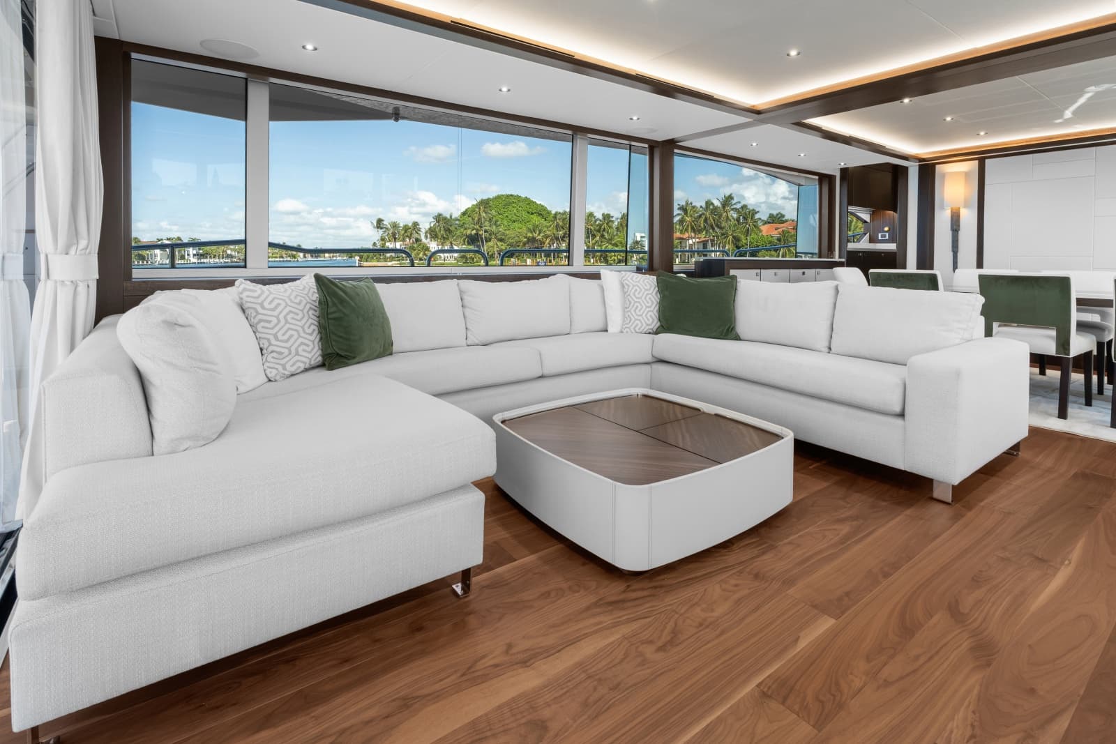 2024 Sunseeker 95 Yacht - Photo 38