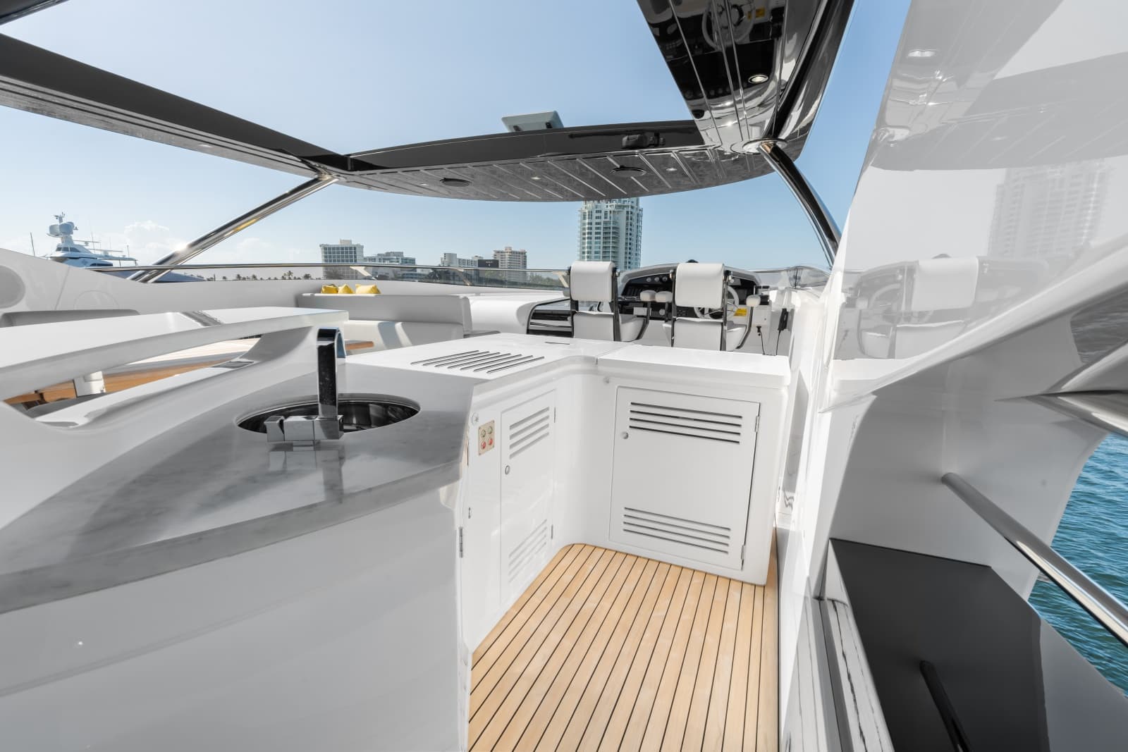 2024 Sunseeker 95 Yacht - Photo 23