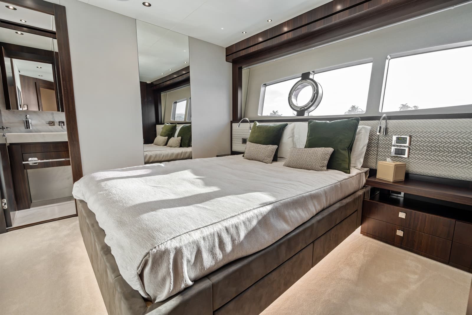 2024 Sunseeker 95 Yacht - Photo 64