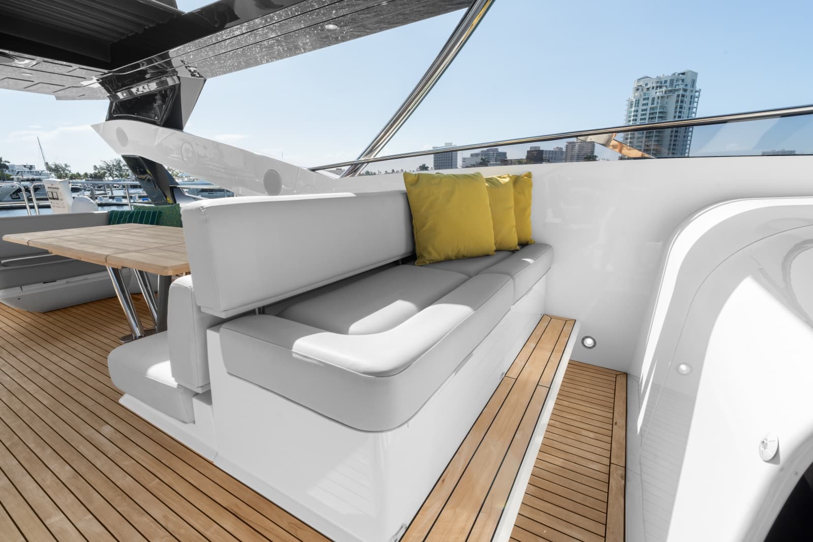 2024 Sunseeker 95 Yacht - Photo 21