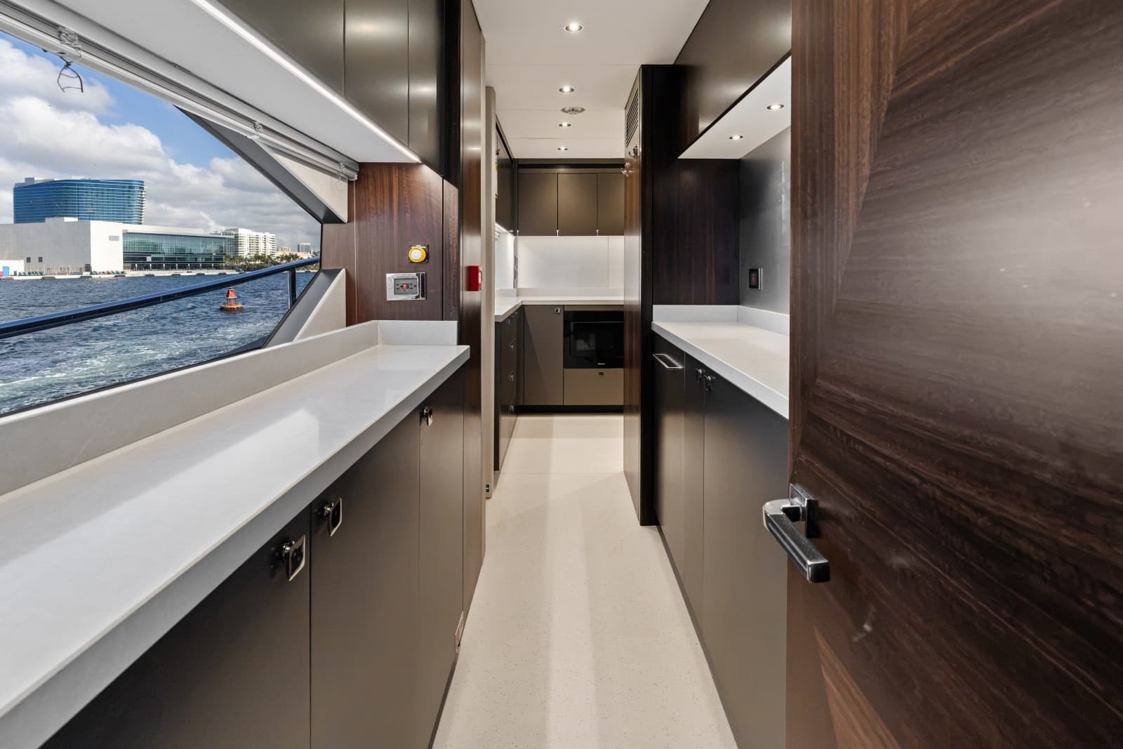 2024 Sunseeker 95 Yacht - Photo 42