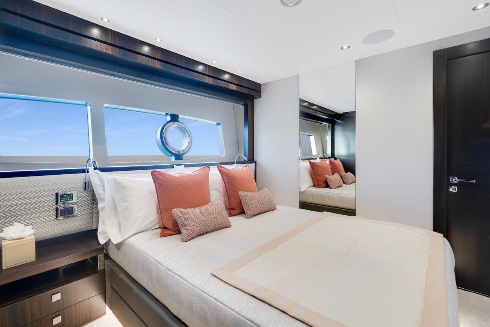 2024 Sunseeker 95 Yacht - Photo 22