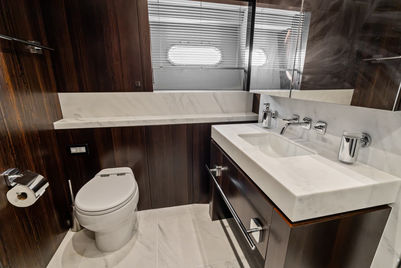 2024 Sunseeker 95 Yacht - Photo 76