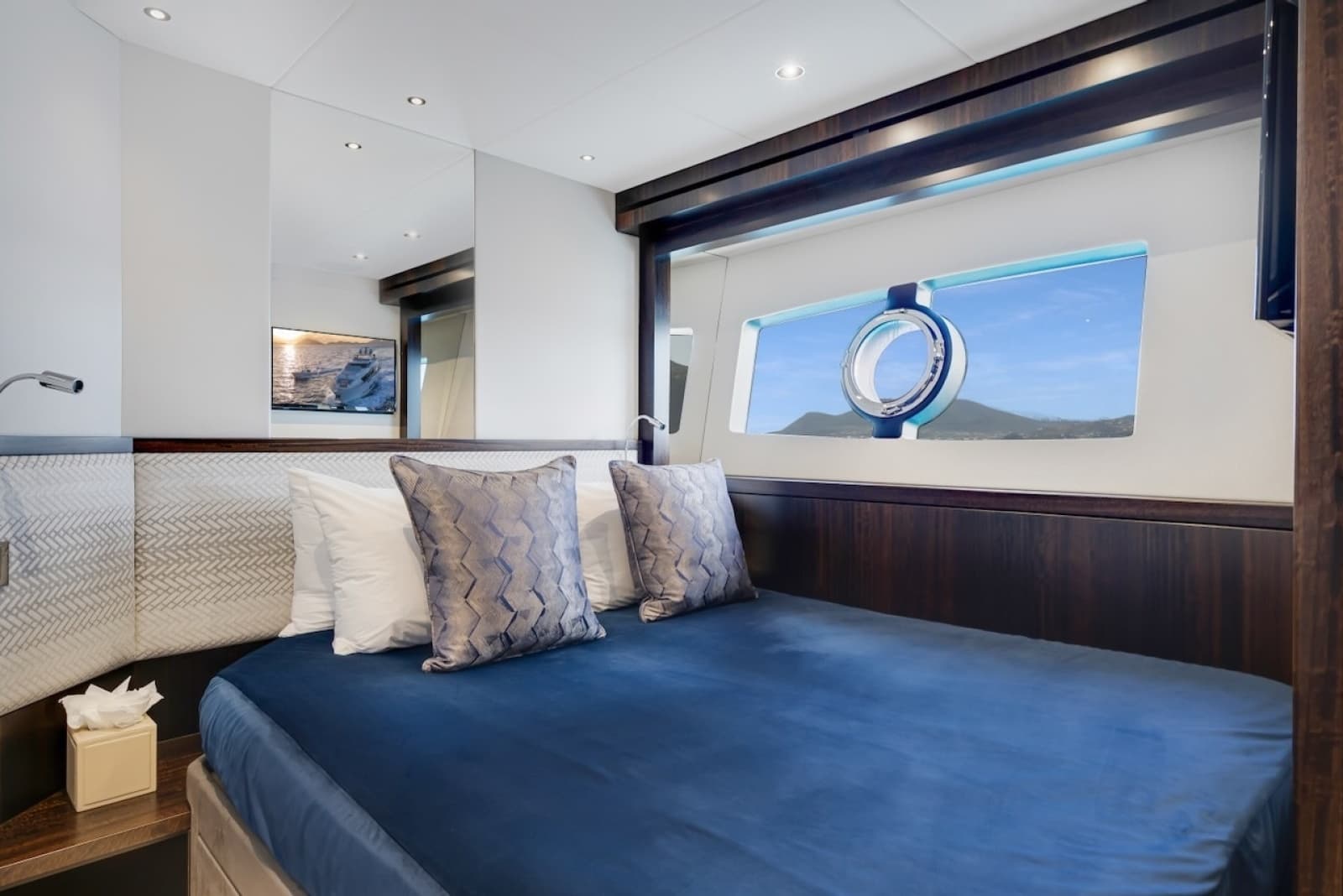 2024 Sunseeker 95 Yacht - Photo 25