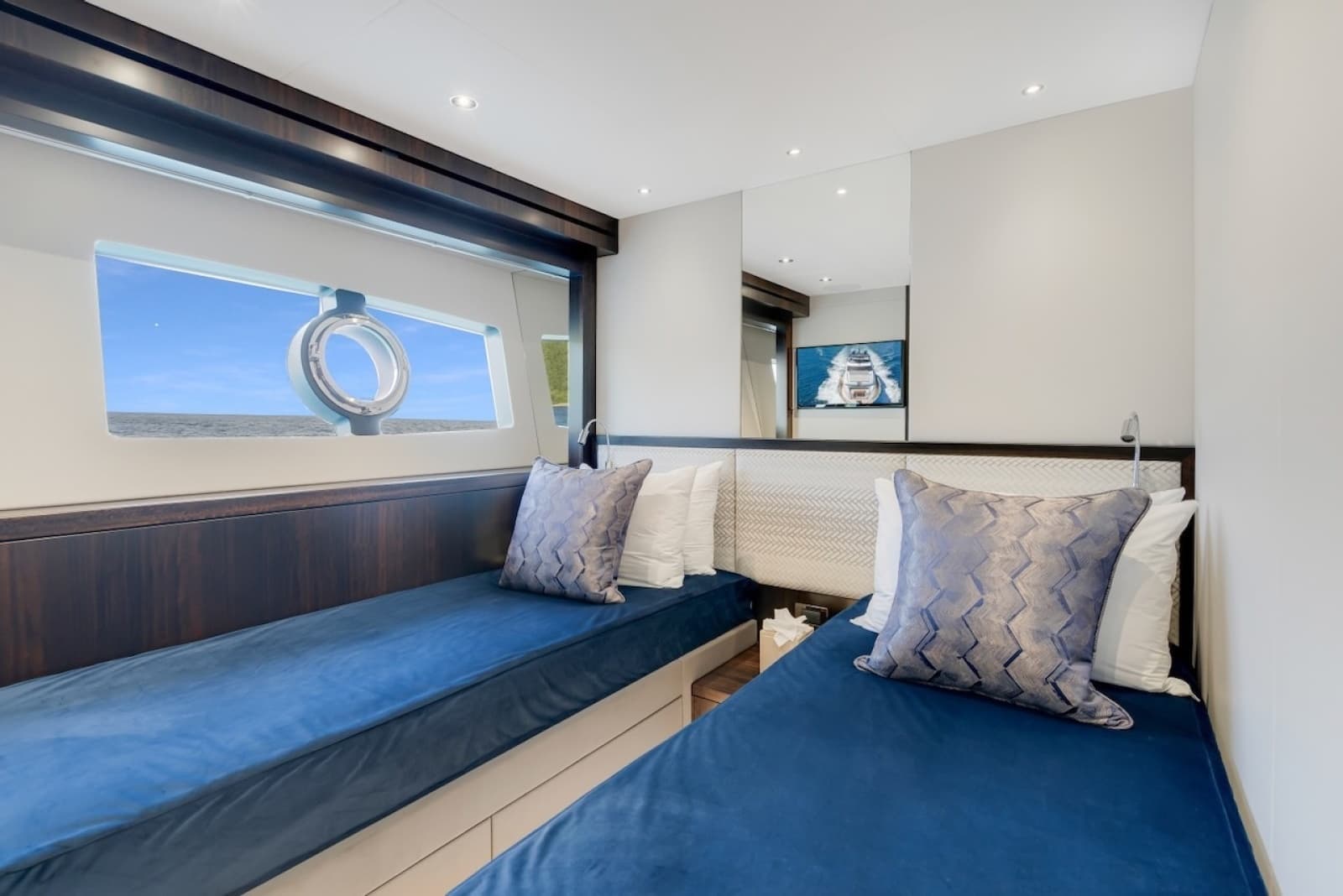 2024 Sunseeker 95 Yacht - Photo 26