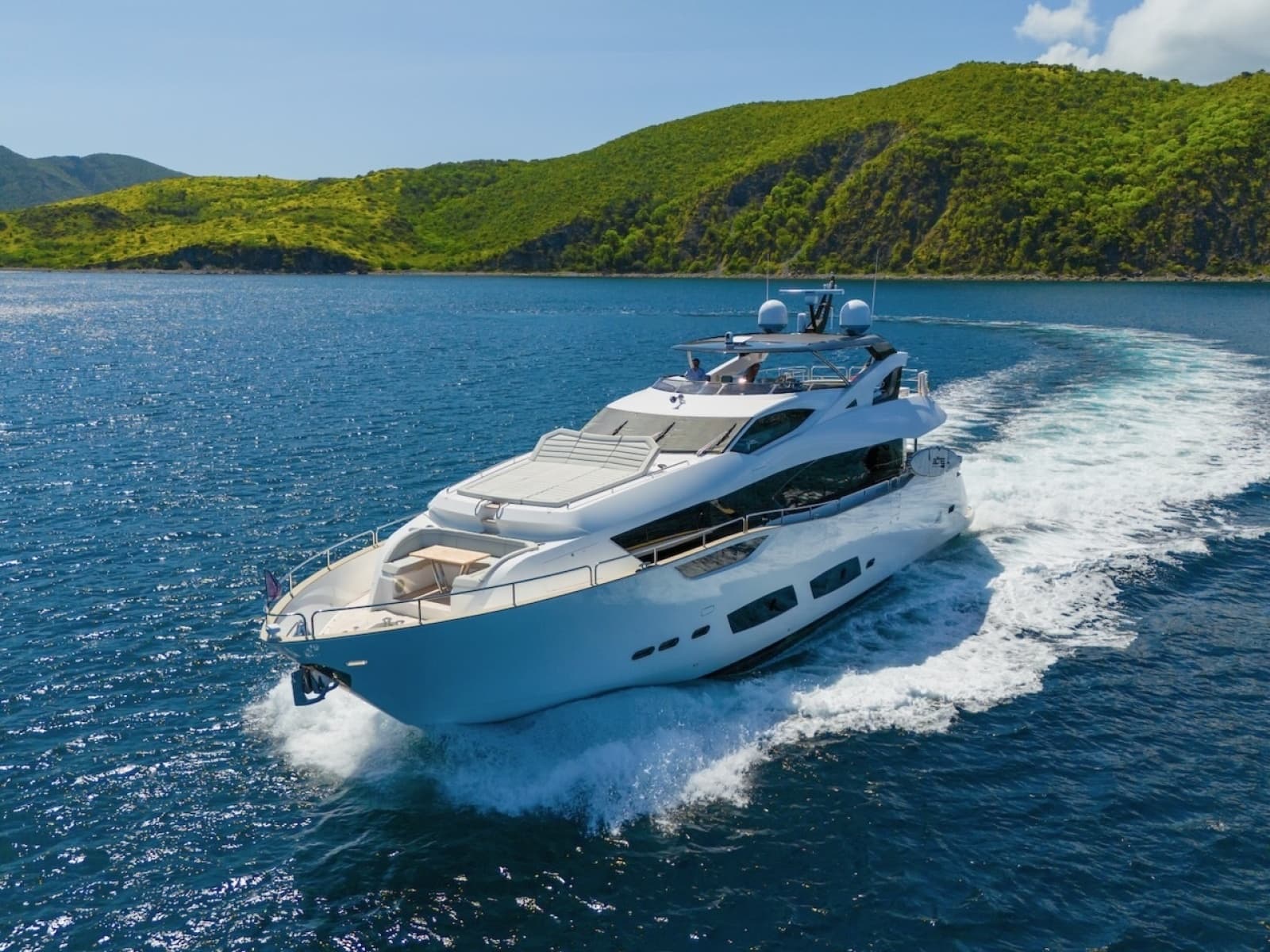 2024 Sunseeker 95 Yacht - Photo 1