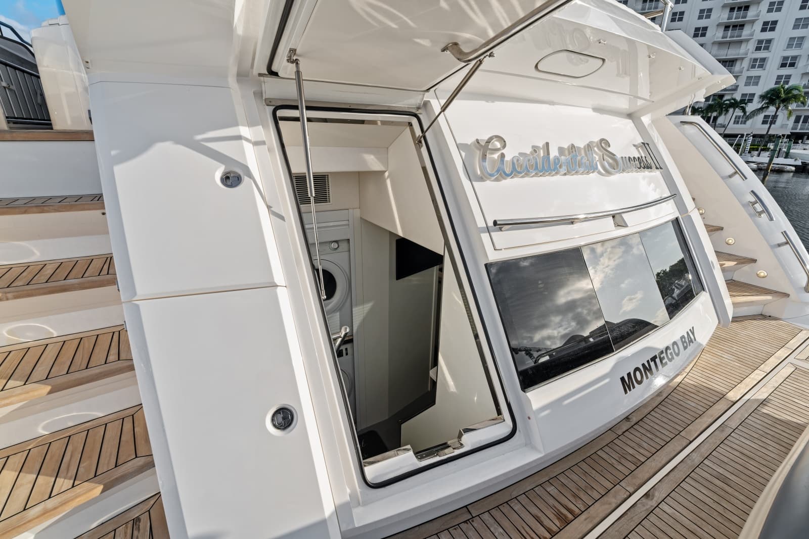 2024 Sunseeker 95 Yacht - Photo 81
