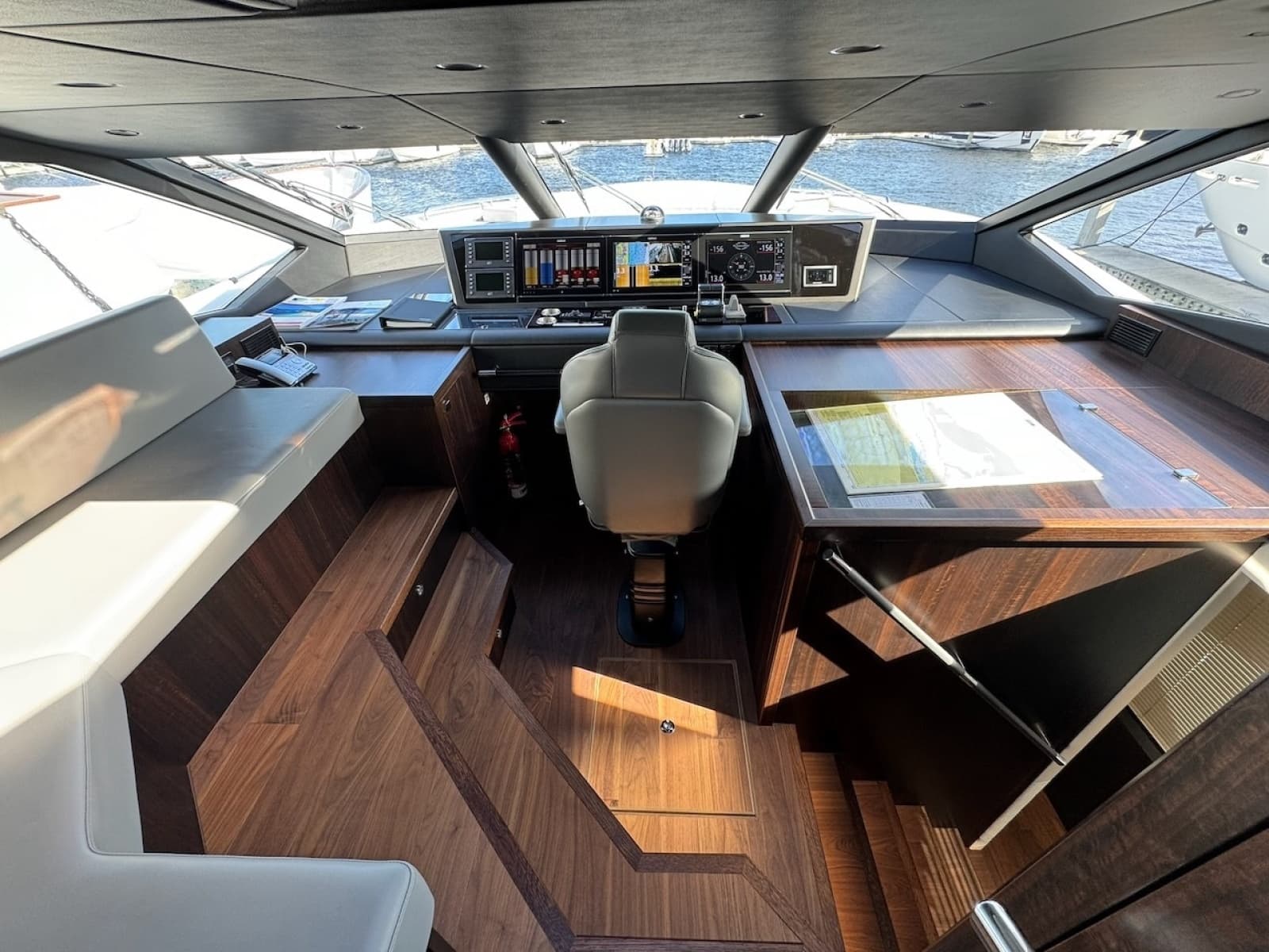 2024 Sunseeker 95 Yacht - Photo 27