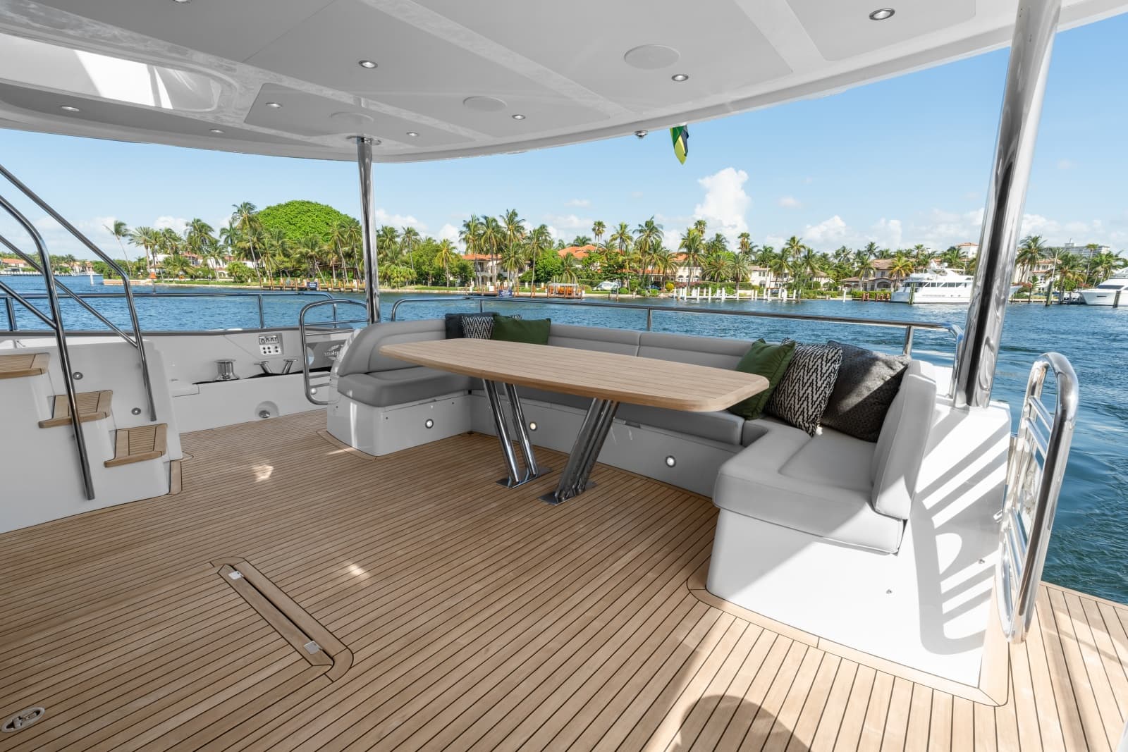 2024 Sunseeker 95 Yacht - Photo 24