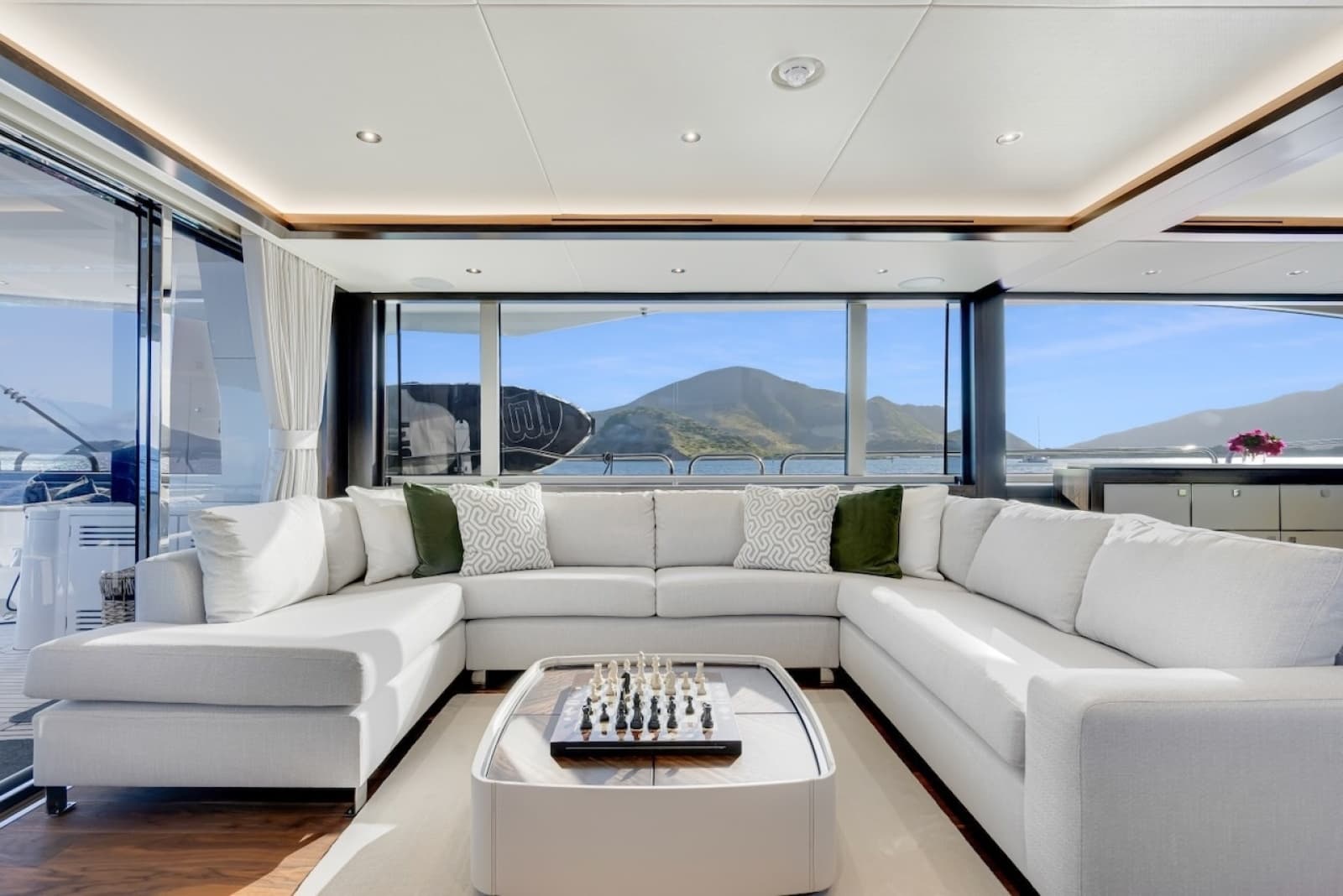 2024 Sunseeker 95 Yacht - Photo 9