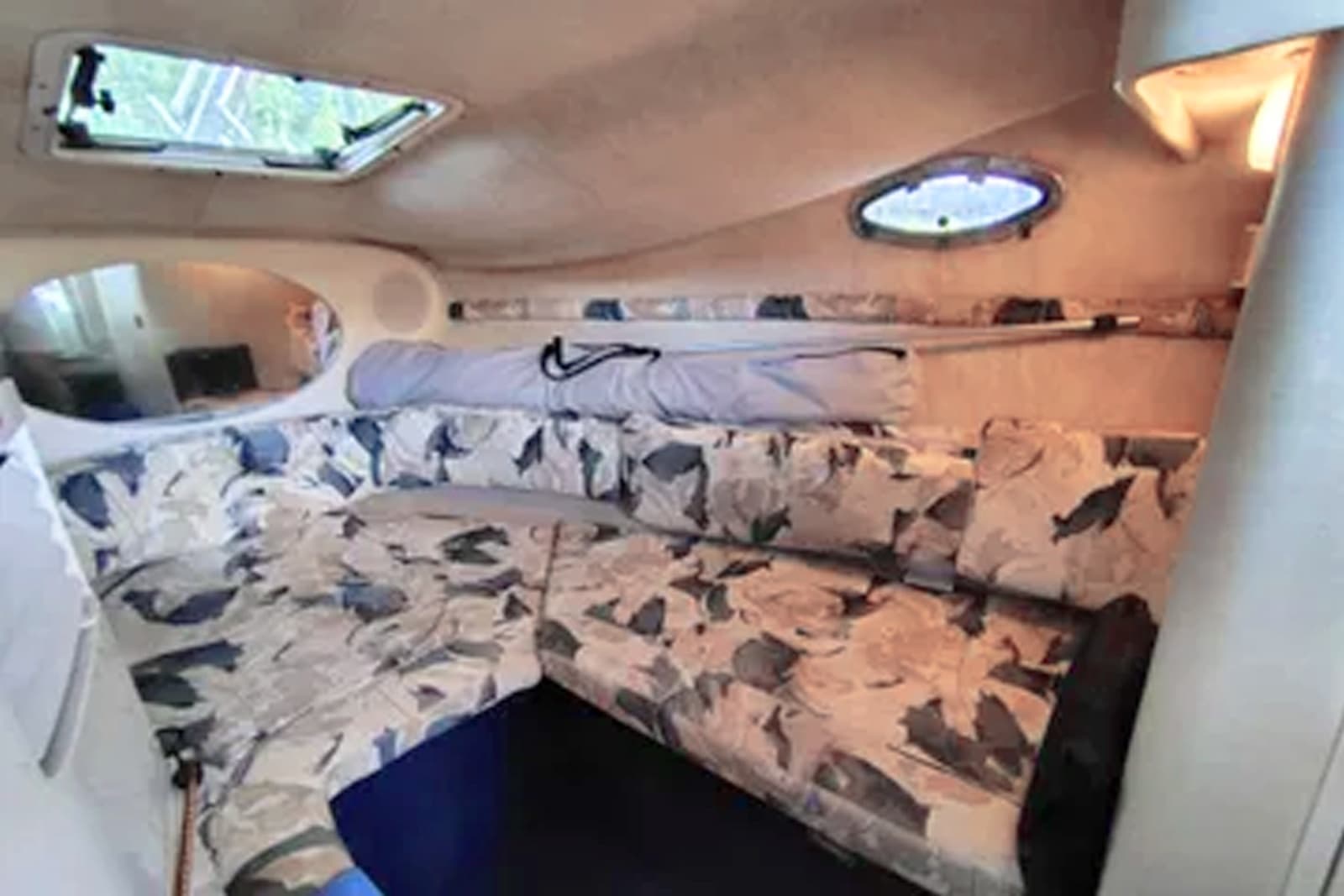 2000 Sea Ray 240 Sundancer - Photo 2
