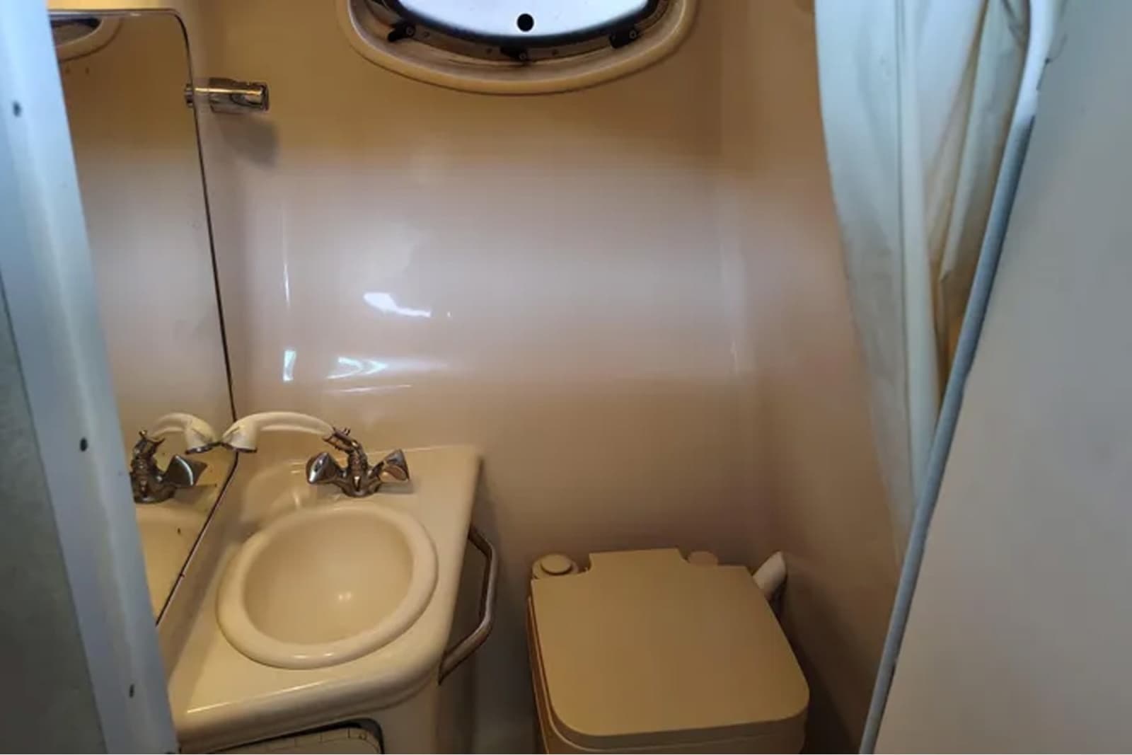 2000 Sea Ray 240 Sundancer - Photo 19