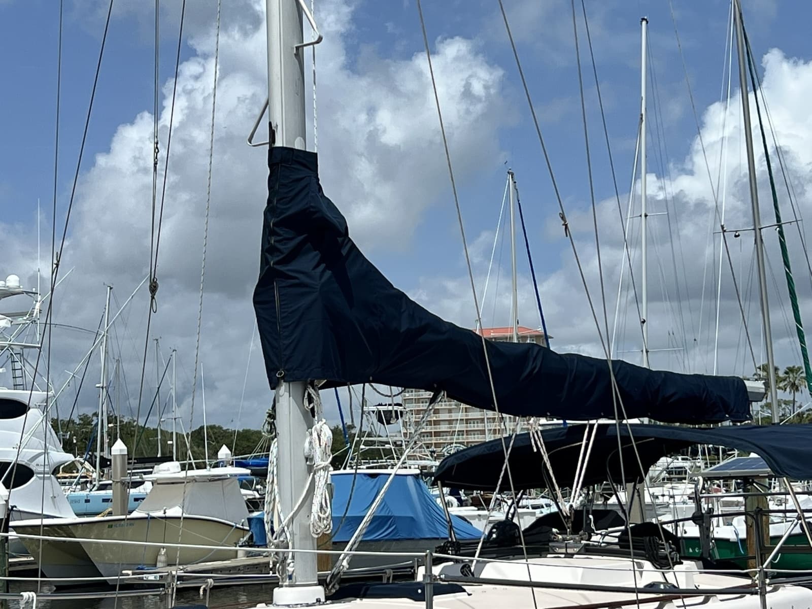 1987 Island Packet 31 - Photo 2