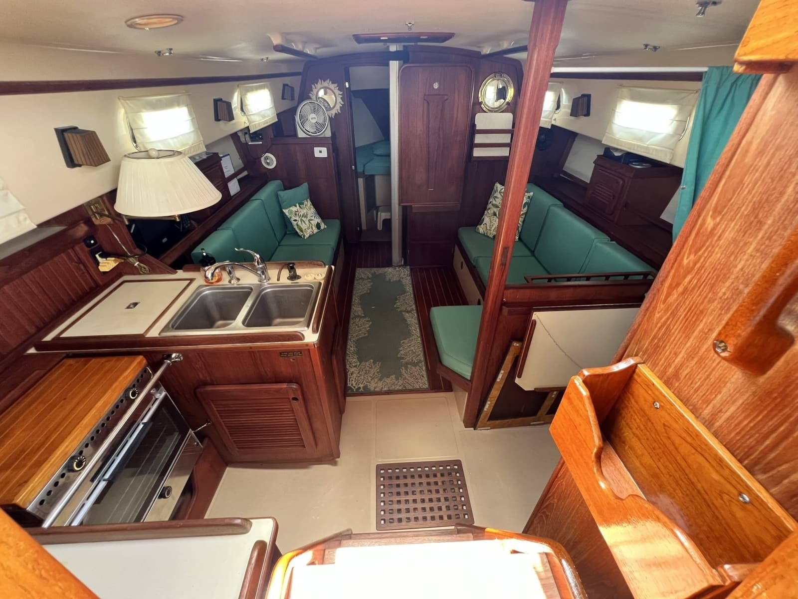 1987 Island Packet 31 - Photo 19