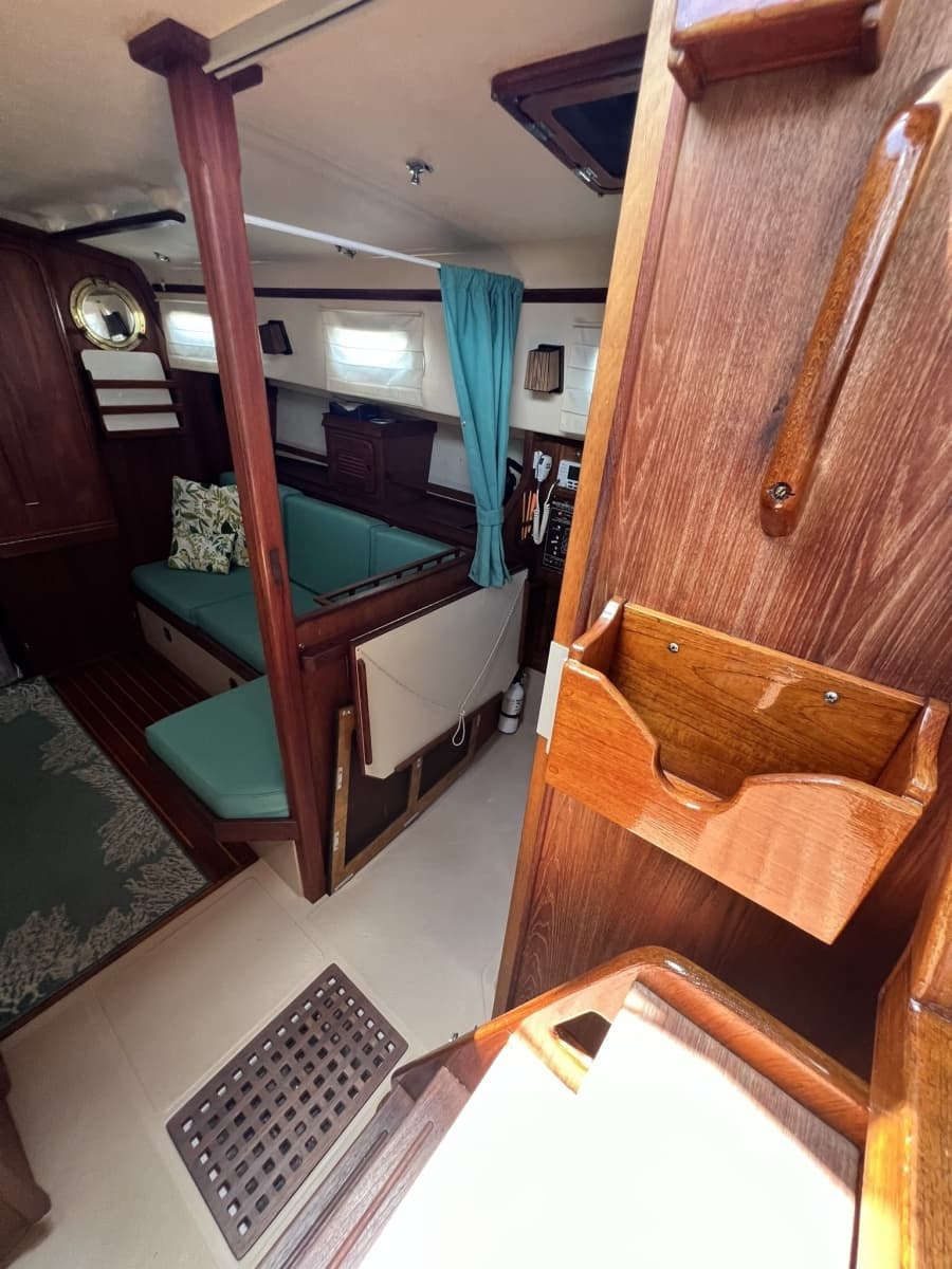 1987 Island Packet 31 - Photo 20