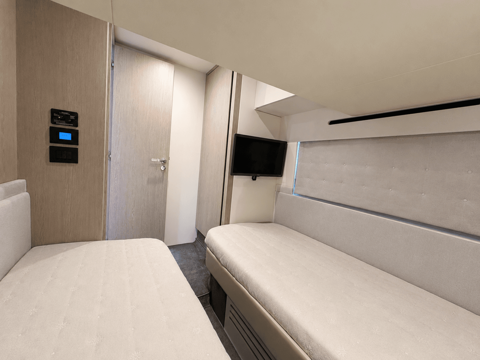 2025 Azimut FLY 53 - Photo 52
