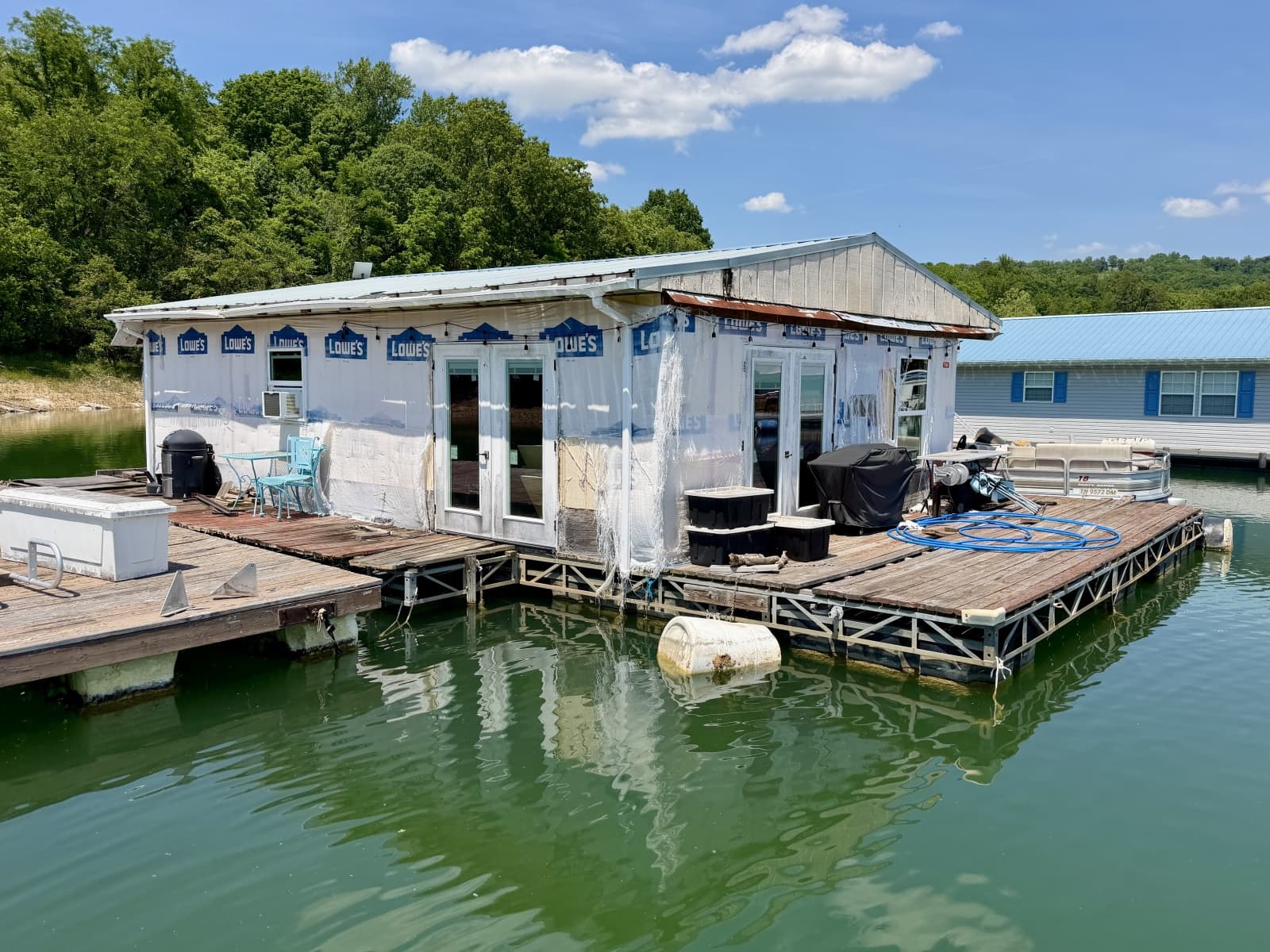 2000 Custom 22 x 30 Floating Cabin - Approx 660sqft - Photo 104