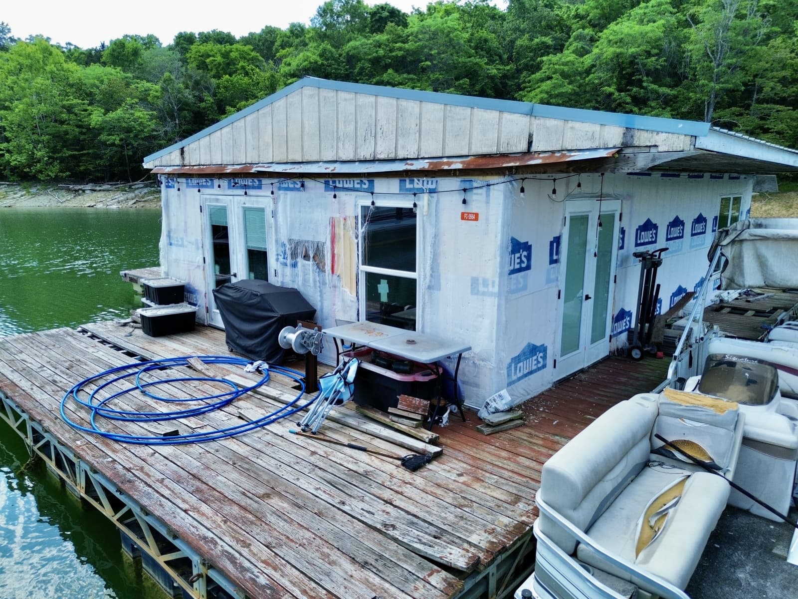 2000 Custom 22 x 30 Floating Cabin - Approx 660sqft - Photo 29