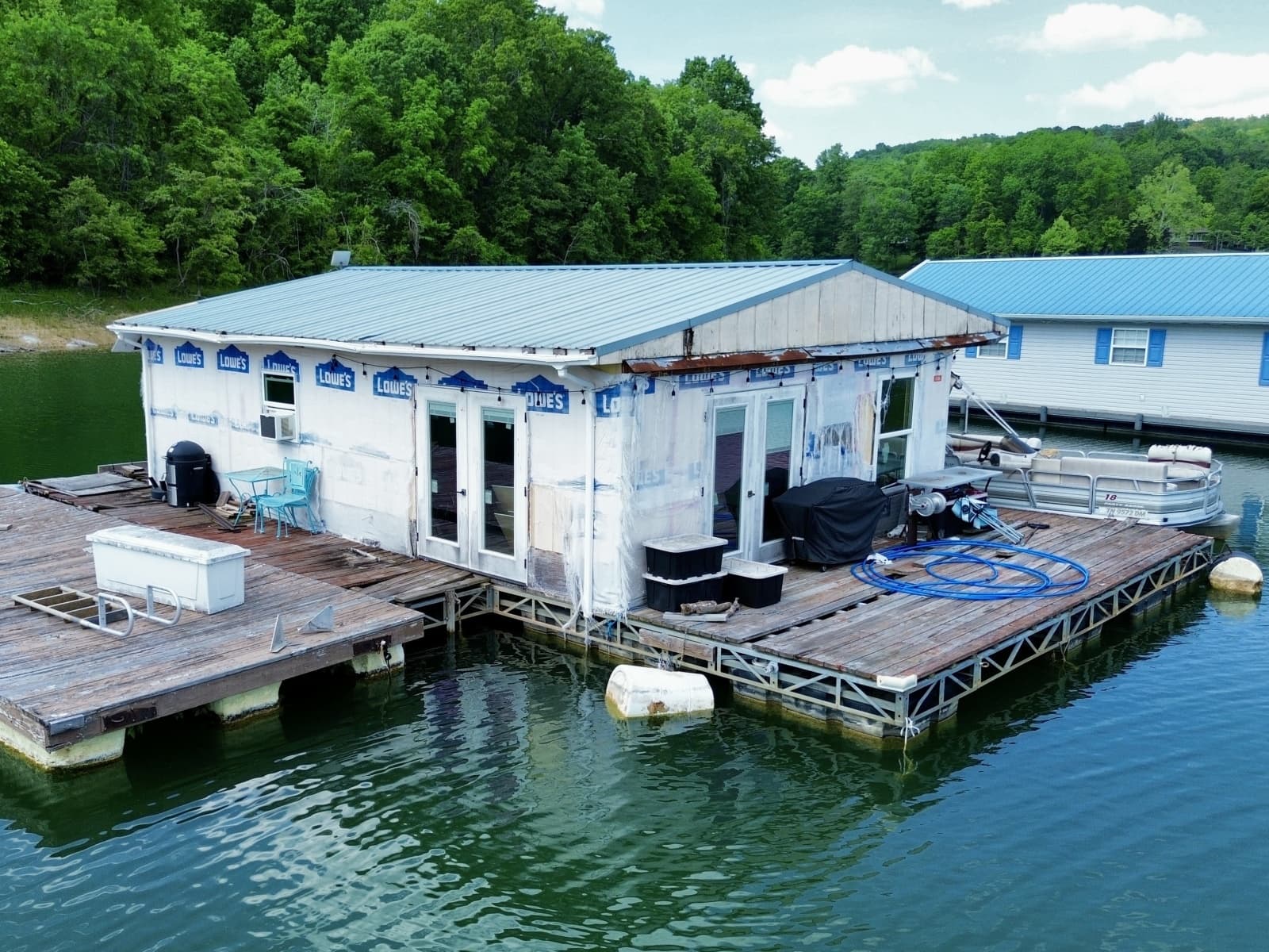 2000 Custom 22 x 30 Floating Cabin - Approx 660sqft - Photo 14