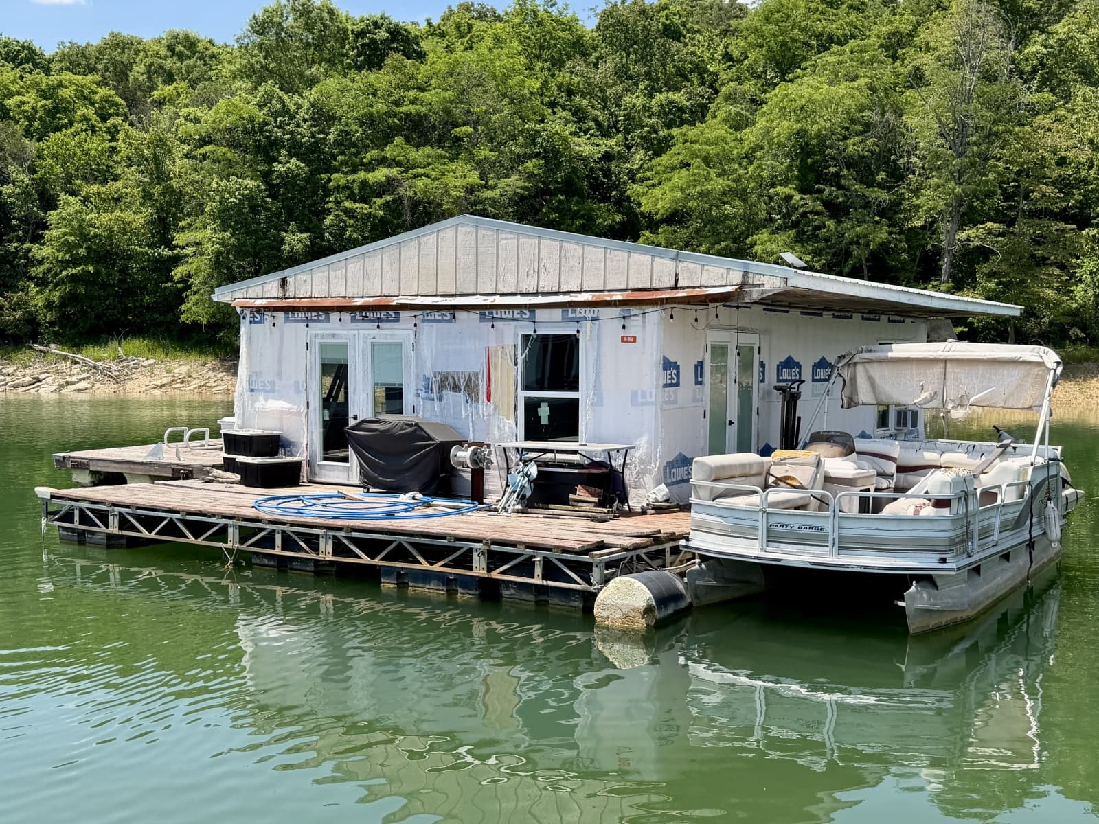 2000 Custom 22 x 30 Floating Cabin - Approx 660sqft - Photo 96