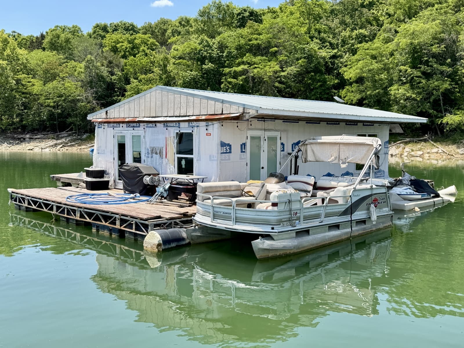 2000 Custom 22 x 30 Floating Cabin - Approx 660sqft - Photo 97