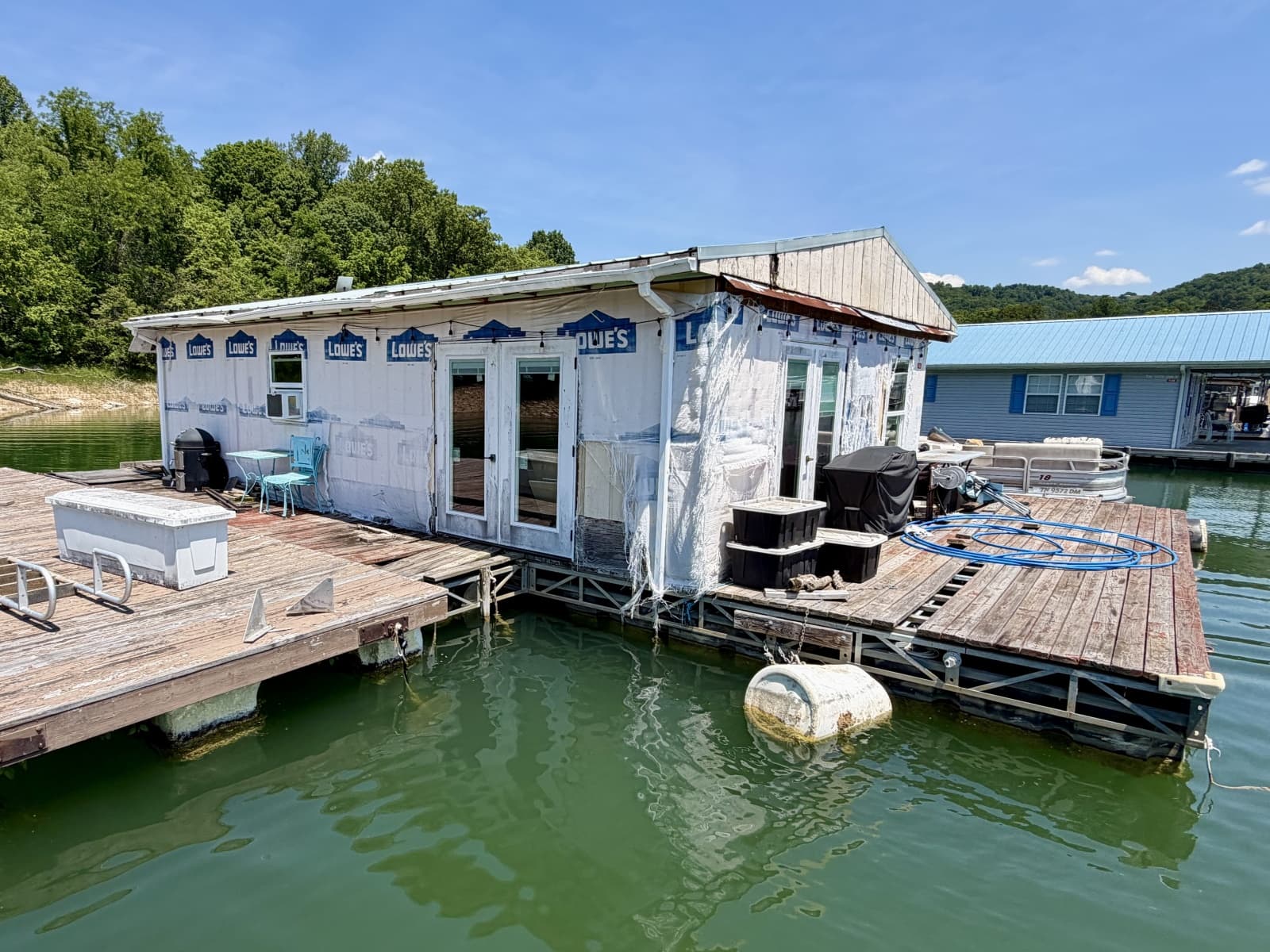 2000 Custom 22 x 30 Floating Cabin - Approx 660sqft - Photo 24