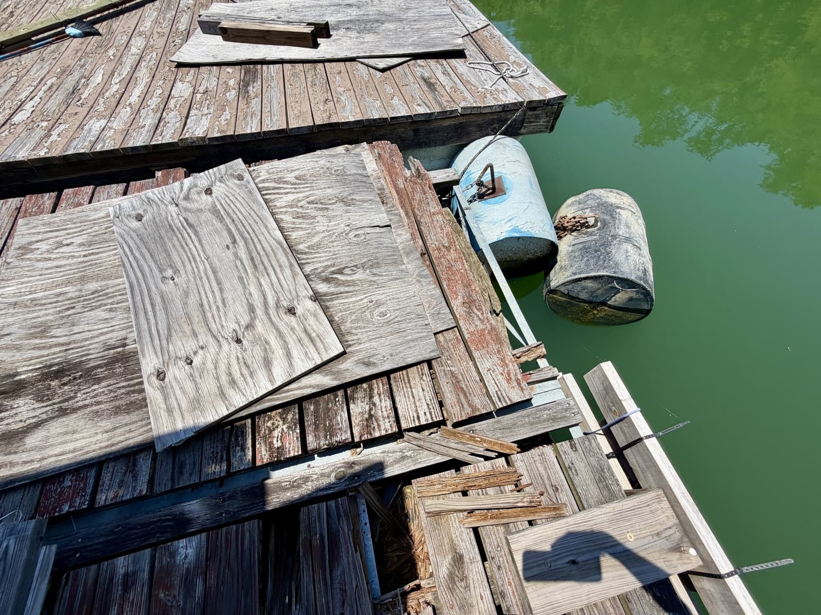2000 Custom 22 x 30 Floating Cabin - Approx 660sqft - Photo 66