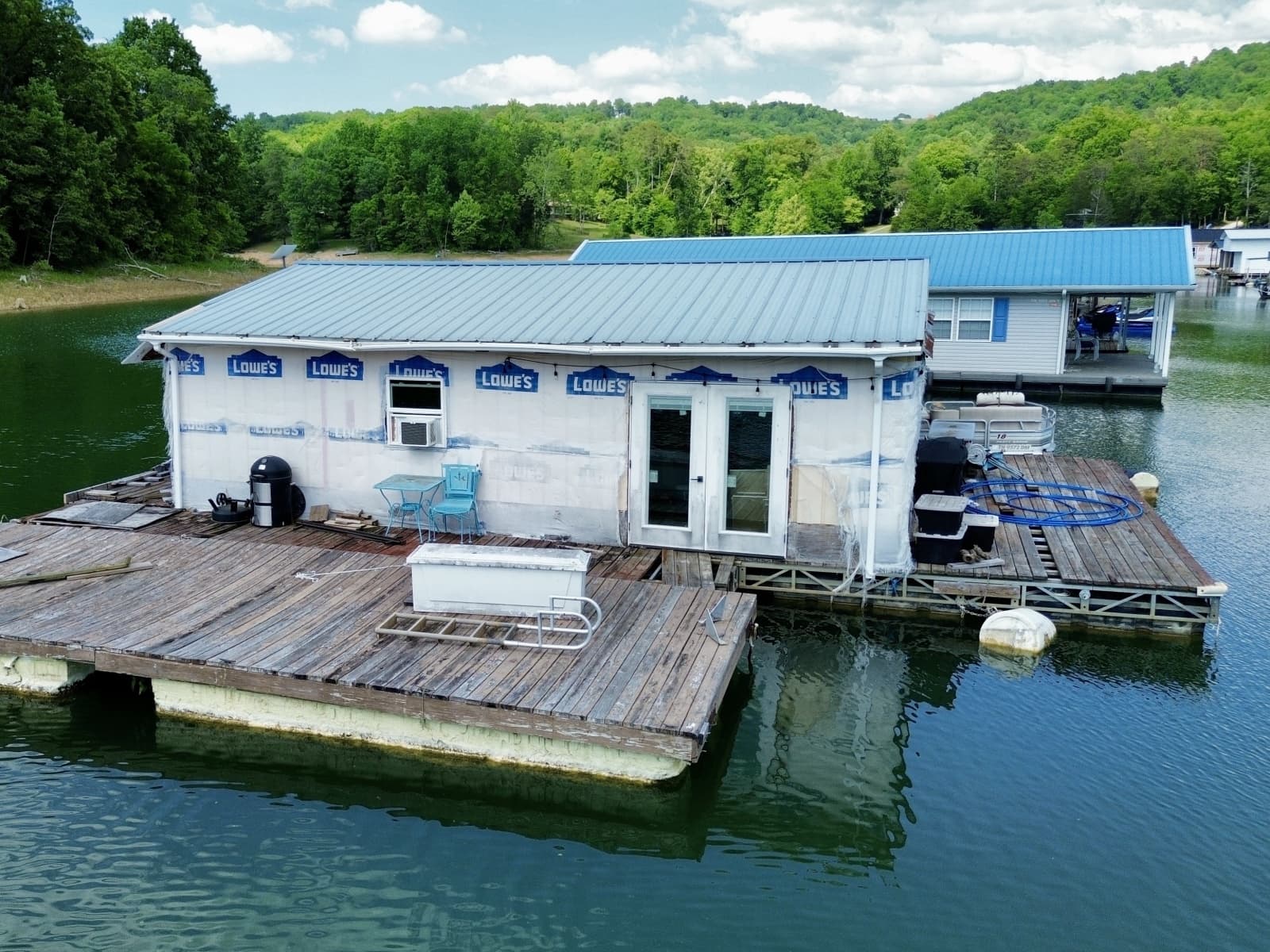 2000 Custom 22 x 30 Floating Cabin - Approx 660sqft - Photo 23