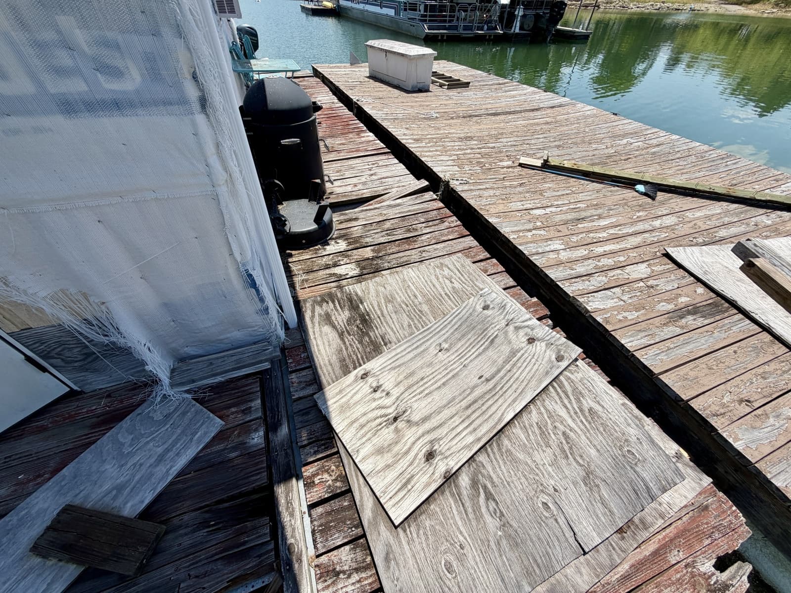 2000 Custom 22 x 30 Floating Cabin - Approx 660sqft - Photo 67