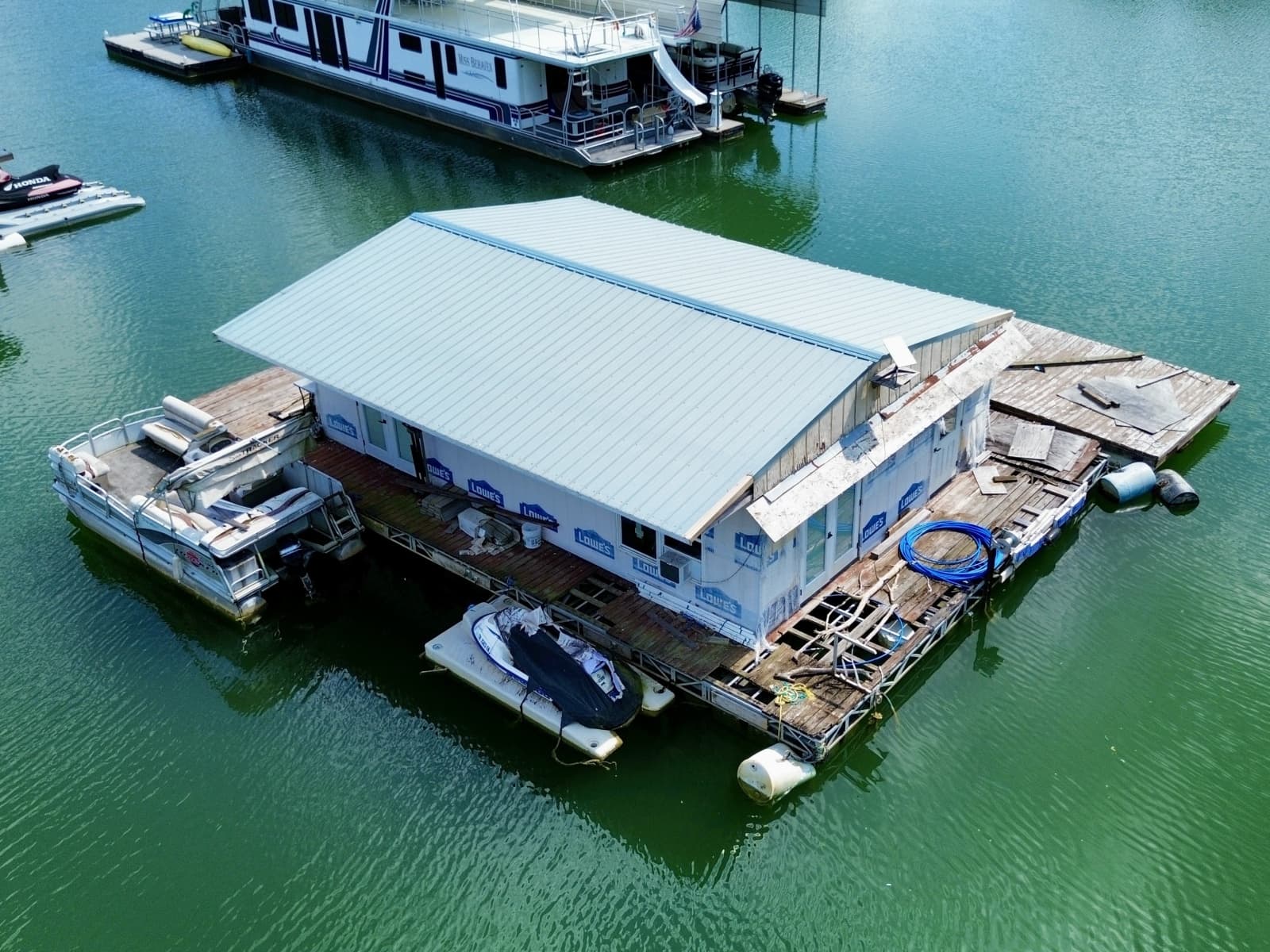 2000 Custom 22 x 30 Floating Cabin - Approx 660sqft - Photo 7