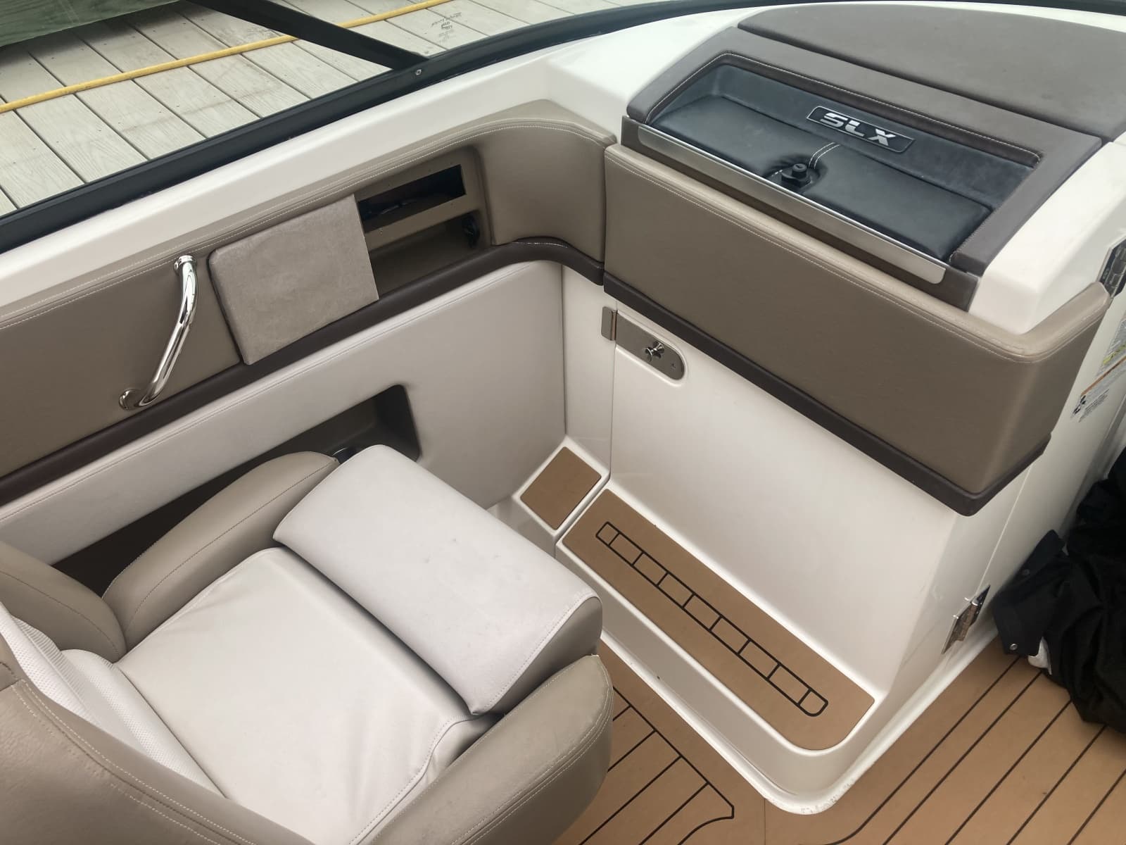 2011 Sea Ray 270 SLX - Photo 15