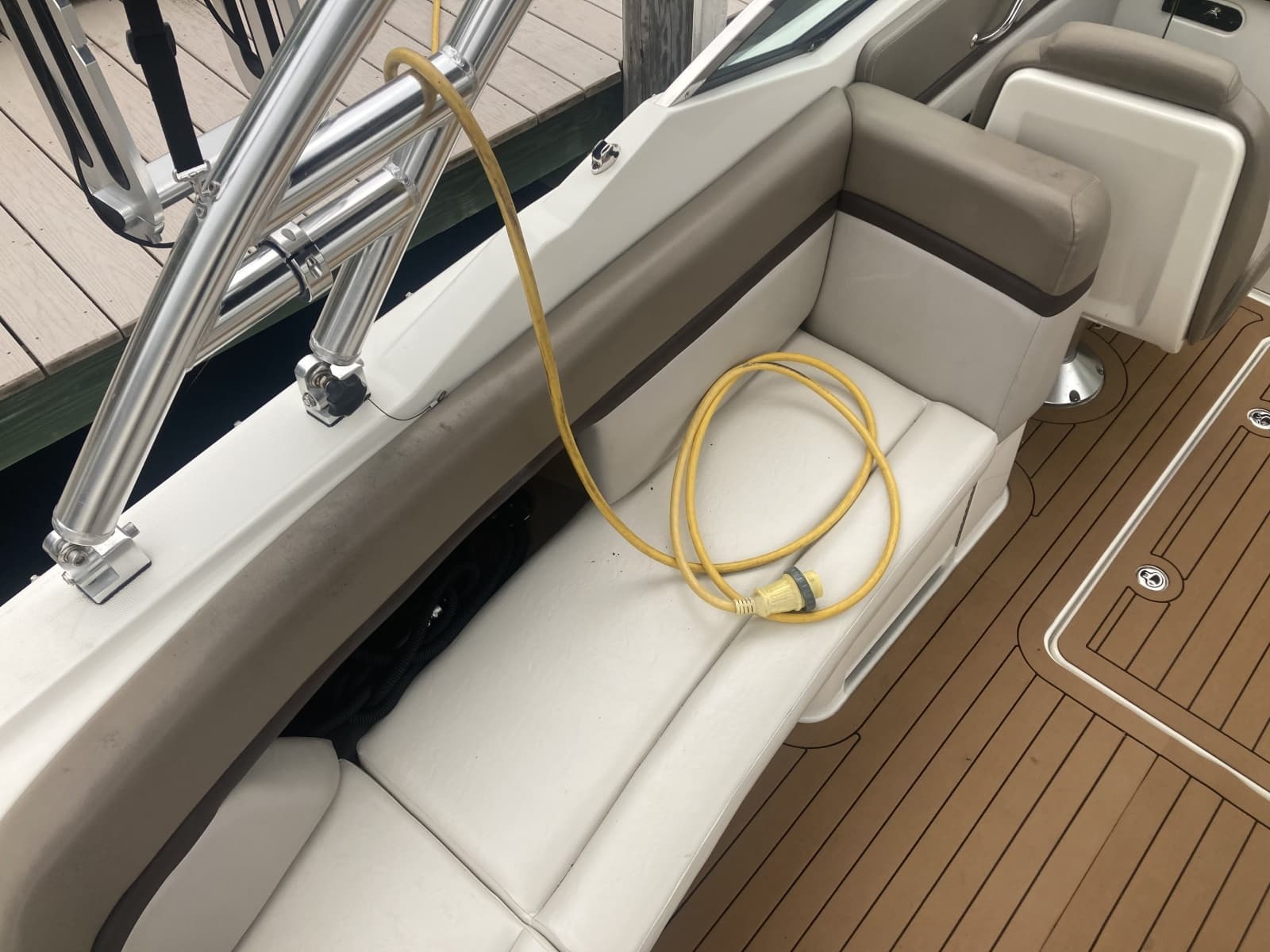 2011 Sea Ray 270 SLX - Photo 19