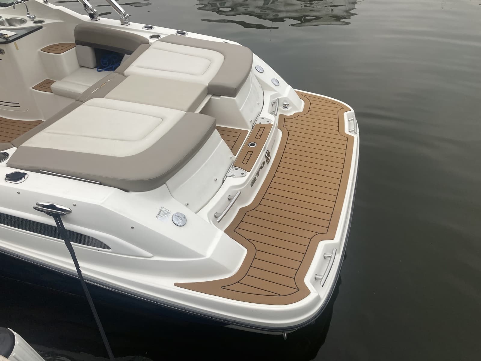 2011 Sea Ray 270 SLX - Photo 4