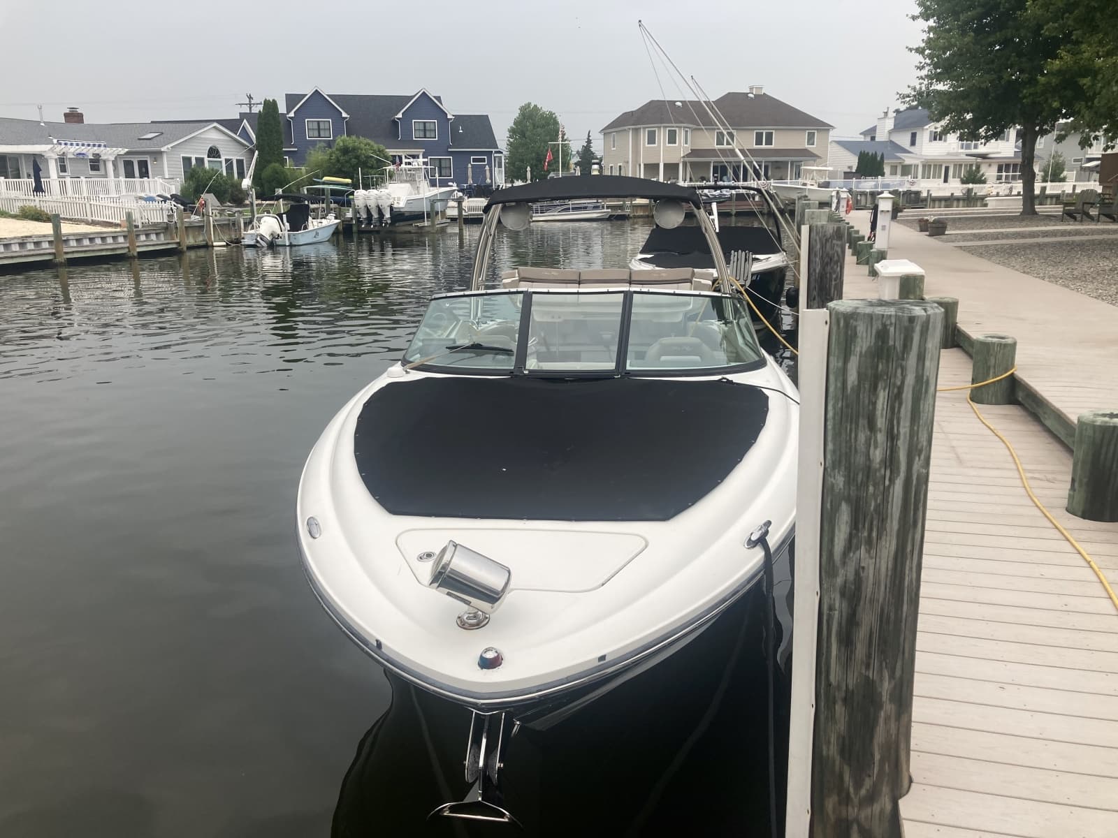 2011 Sea Ray 270 SLX - Photo 2