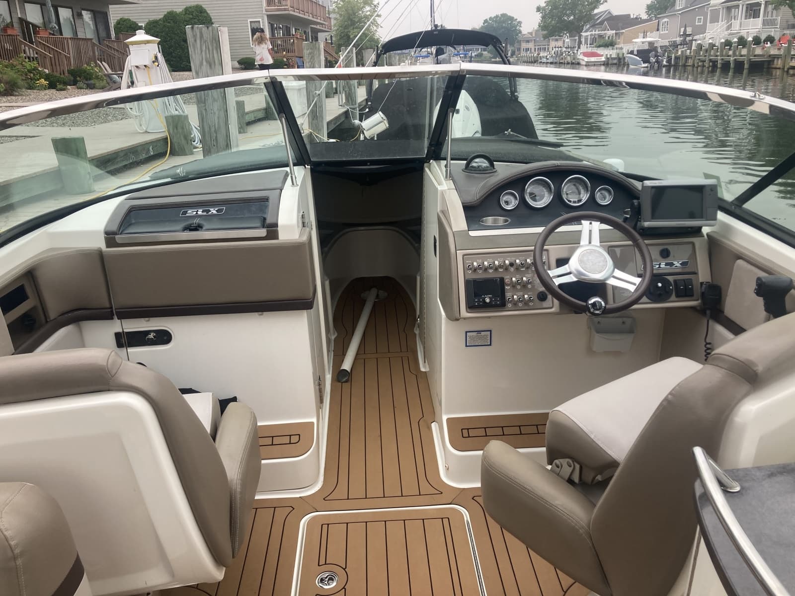 2011 Sea Ray 270 SLX - Photo 8