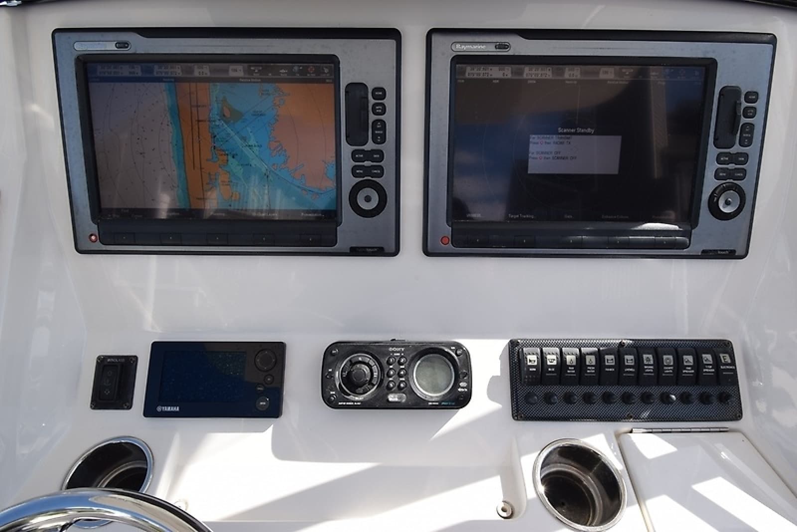 2012 Regulator 28 FS - Photo 13